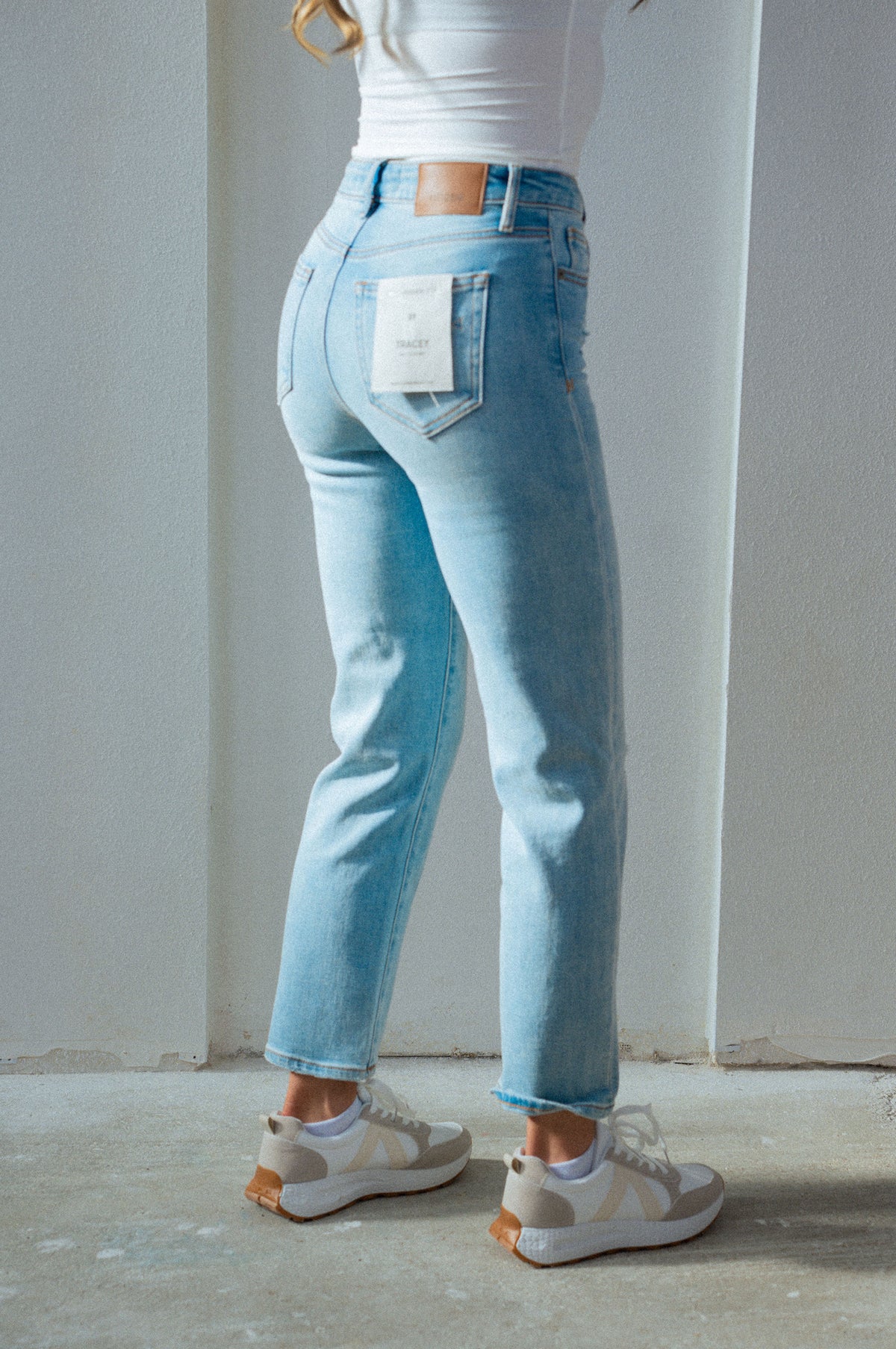 Hidden Tracey High Rise Straight Jean