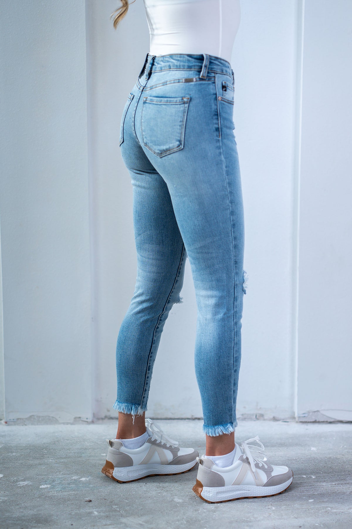 Mid Rise Distressed Super Skinny Kan Can Jeans